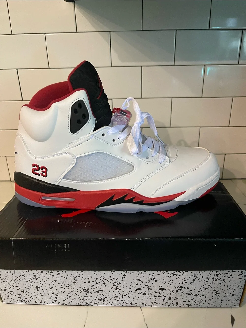 Mens Retro 5 Fire Red Size 13.